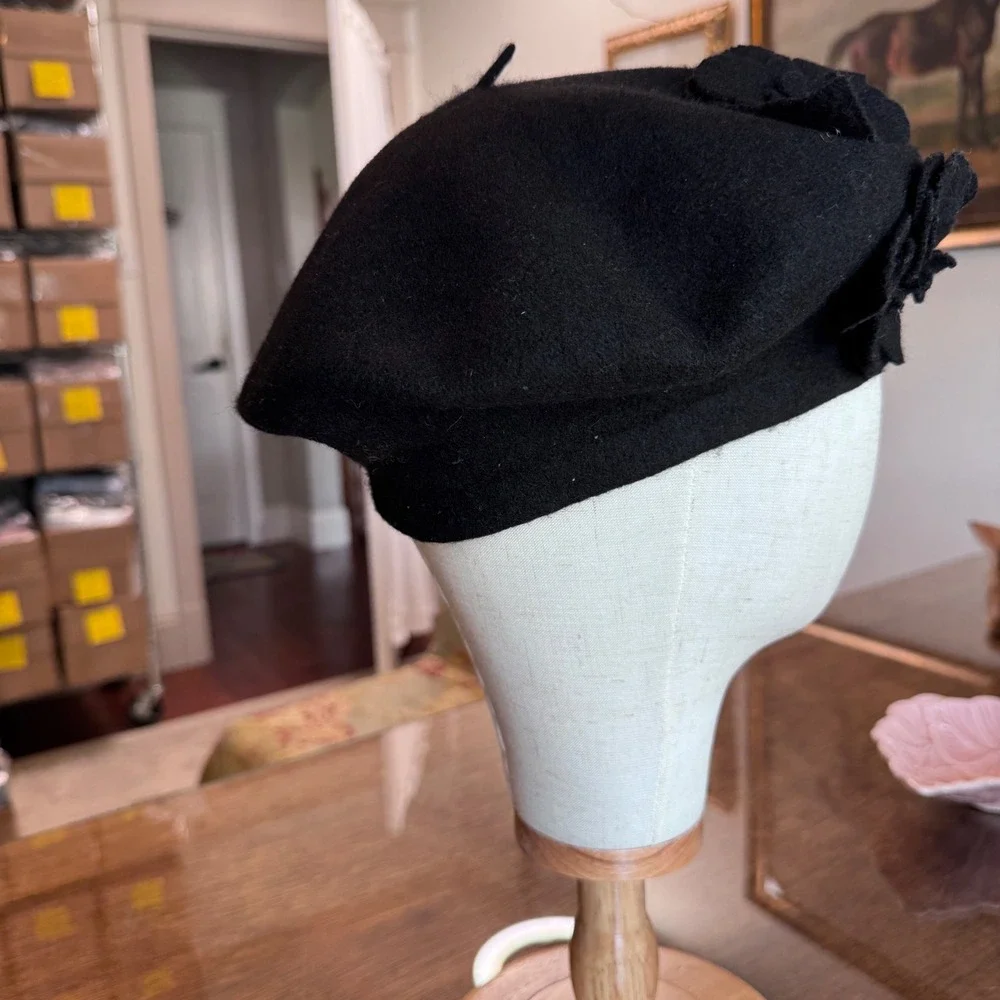 Betmar New York Black Wool Blend Floral Applique Beret Hat B515 Mens Womens